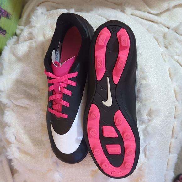 Nike Junior Bravata Firm-Ground Soccer Cleat Black/Pink/White Size 3.5 Youth US - Picture 5 of 6